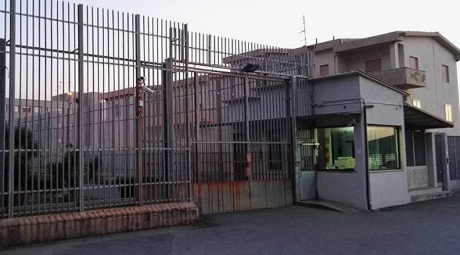 Detenuto di 21 anni si suicida nel carcere di Paola. Il sindacato: “urge intervento del Governo”